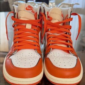 Nike Air Jordan 1 Retro High OG 'Starfish in excellent condition